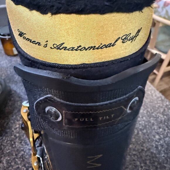 Full Tilt Mary Jane Ski Boots Womens Size 9 / Size 26.5 - Picture 9 of 9